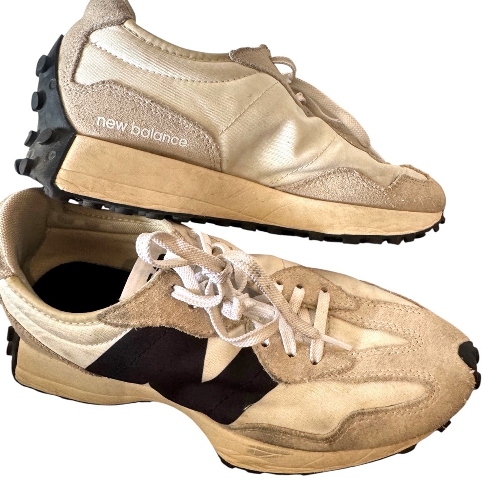 New Balance 327 Cream and Black Size 8